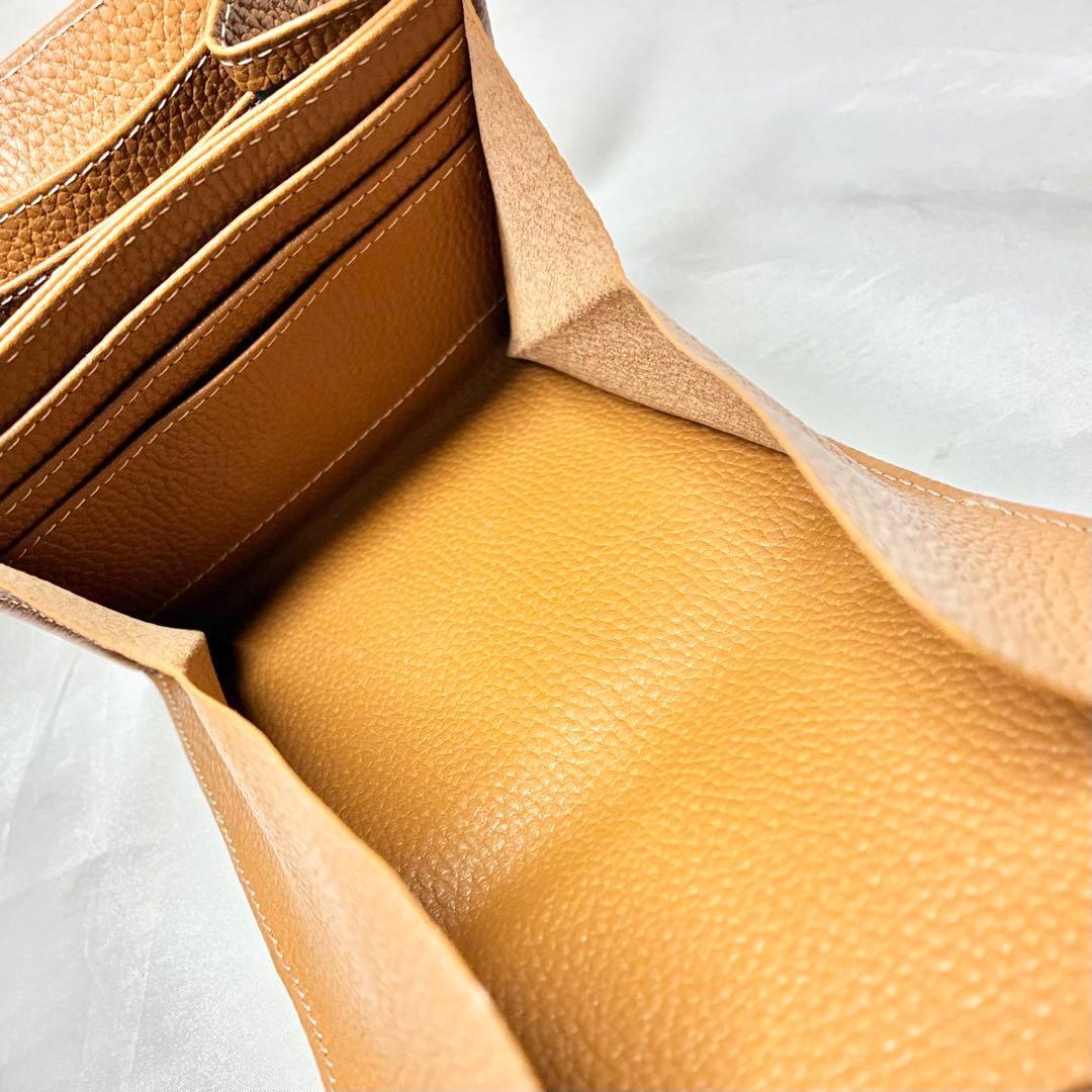 【極美品】 アタオ　rotolo ロトロ 二つ折り財布 シボ革 馬車 キャメル