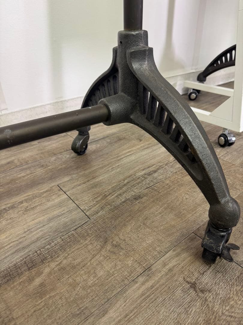 m13261010です　西川金太郎　ハンガーラック　2本分