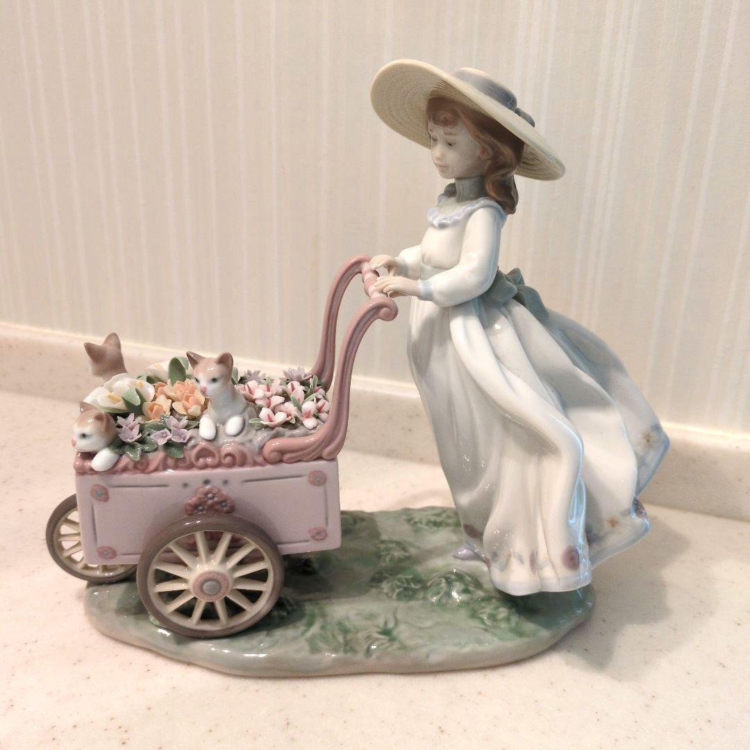 【希少】Lladro　リヤドロ　女性　猫　花　花籠　麦わら帽子