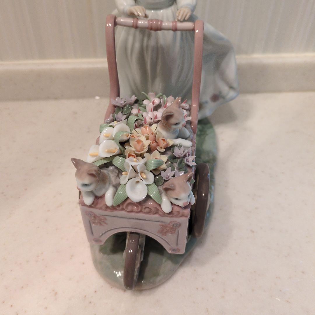 【希少】Lladro　リヤドロ　女性　猫　花　花籠　麦わら帽子