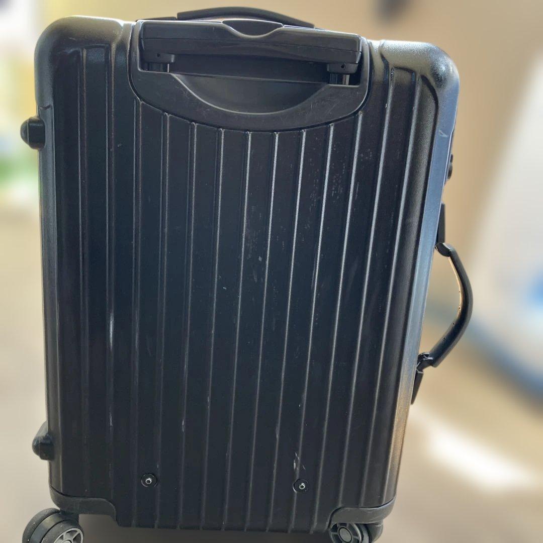 RIMOWA ブラック キャリーケース　Sサイズ　機内持ち込み　黒　4輪