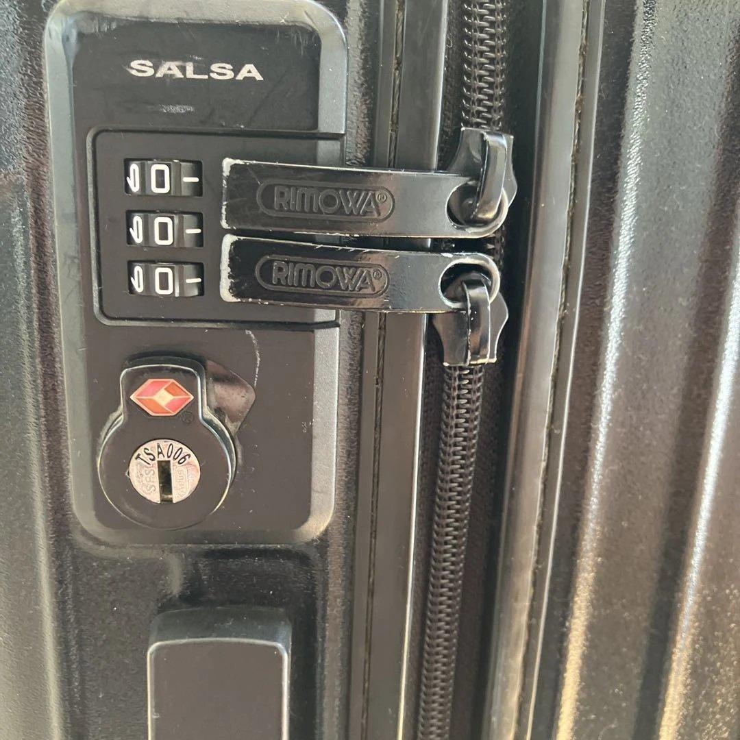 RIMOWA ブラック キャリーケース　Sサイズ　機内持ち込み　黒　4輪
