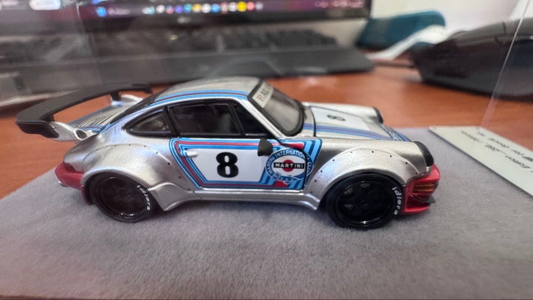 Rauh-Welt Porsche 964 限定モデル