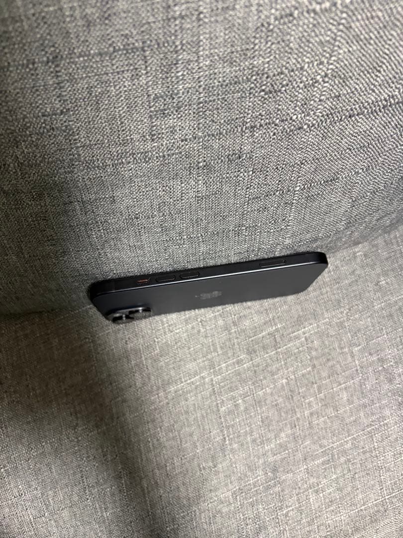 iPhone 15 ブラック 256GB