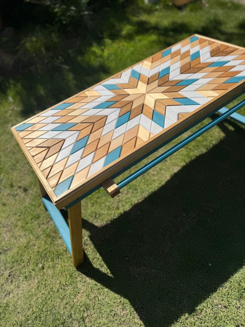 リスタオルテガ柄折りたたみテーブル