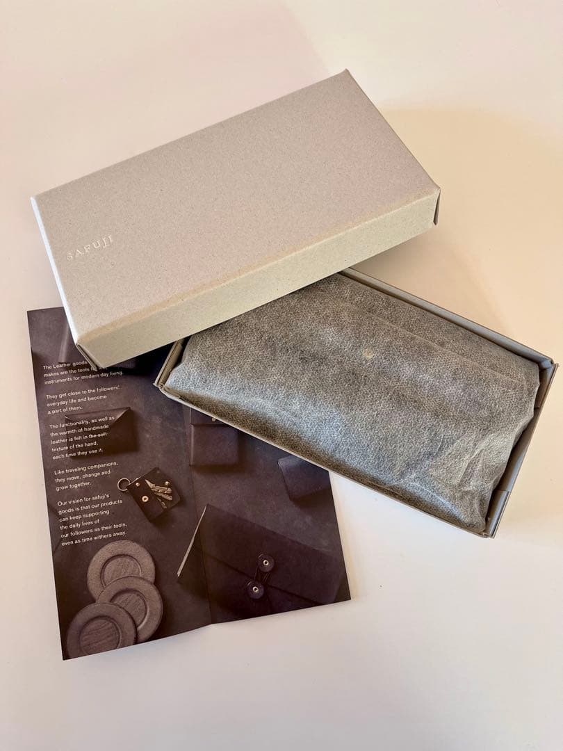 新品未使用 SAFUJI ミニ長財布（ホック） グレイブラック