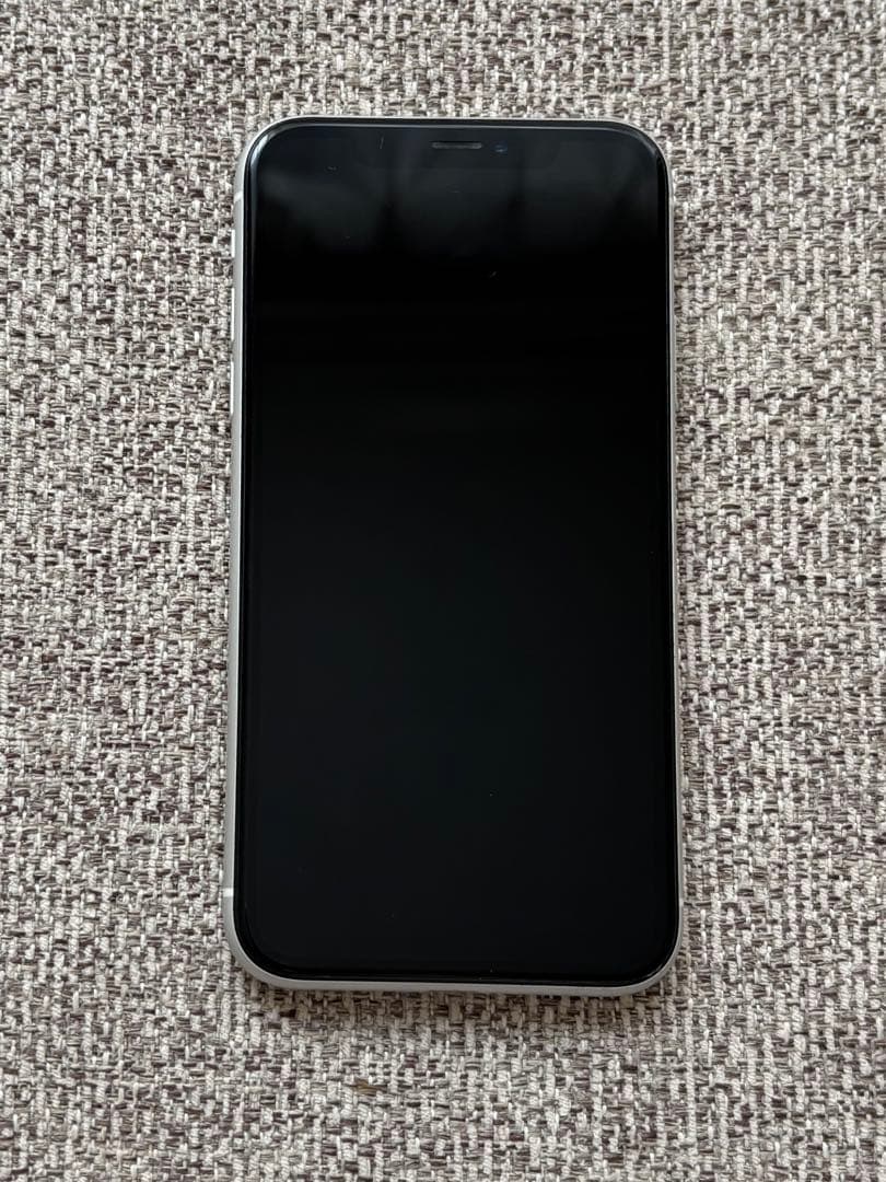 美品　 Apple iPhone XR ホワイト 本体