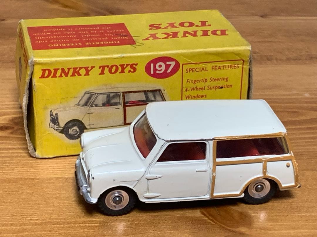 DINKY TOYS 197 MORRIS MINI-TRAVELLER 箱付き