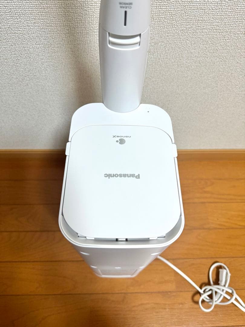美品 Panasonic スティッククリーナー MC-NS100K 2023年製