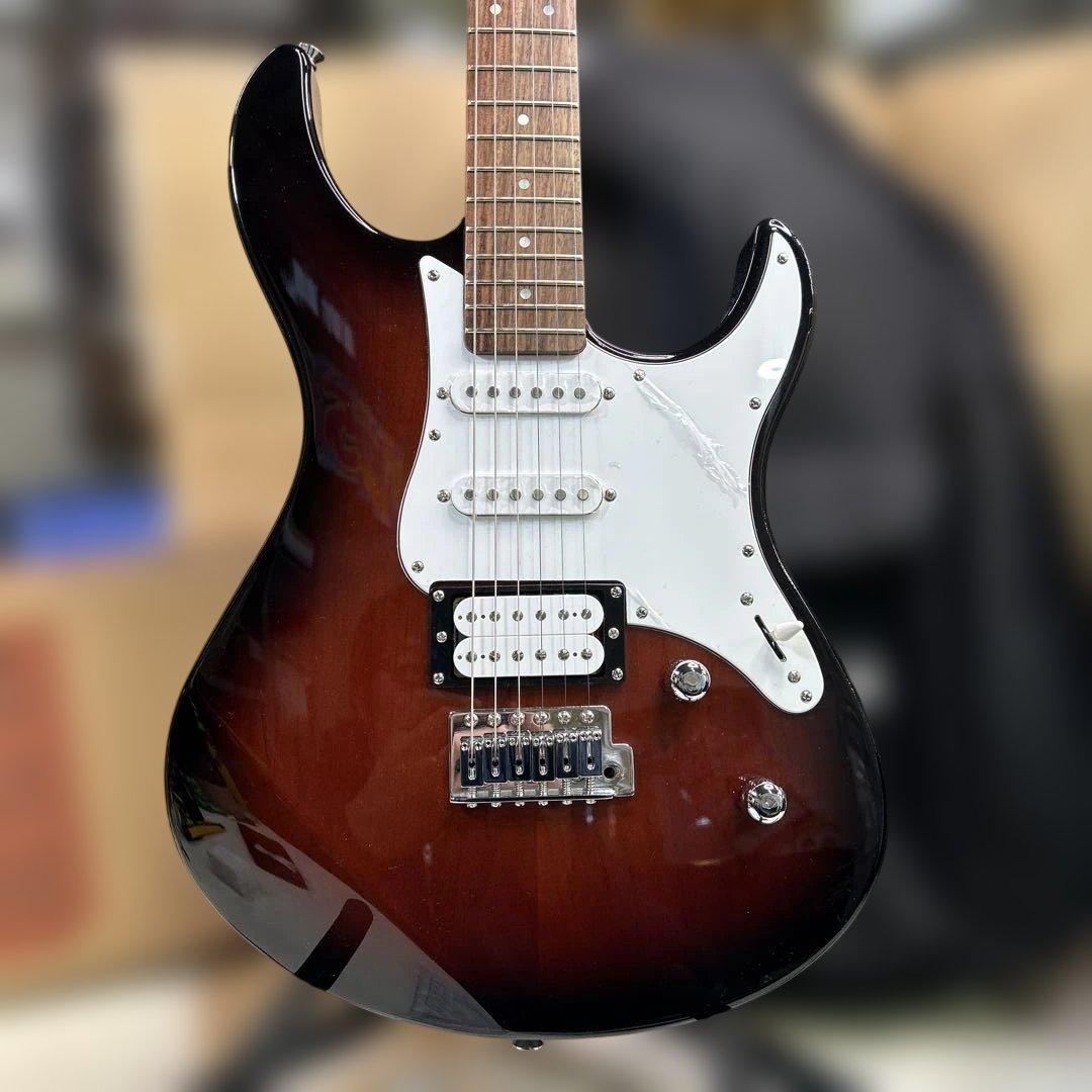 7116【新品同様】YAMAHA Pacifica 112V エレキギター