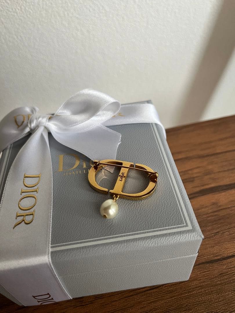 Dior ブローチ 「値下げ可能」