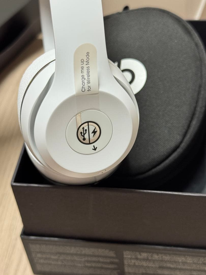 【即購入OK】beats solo3 wireless シルバー