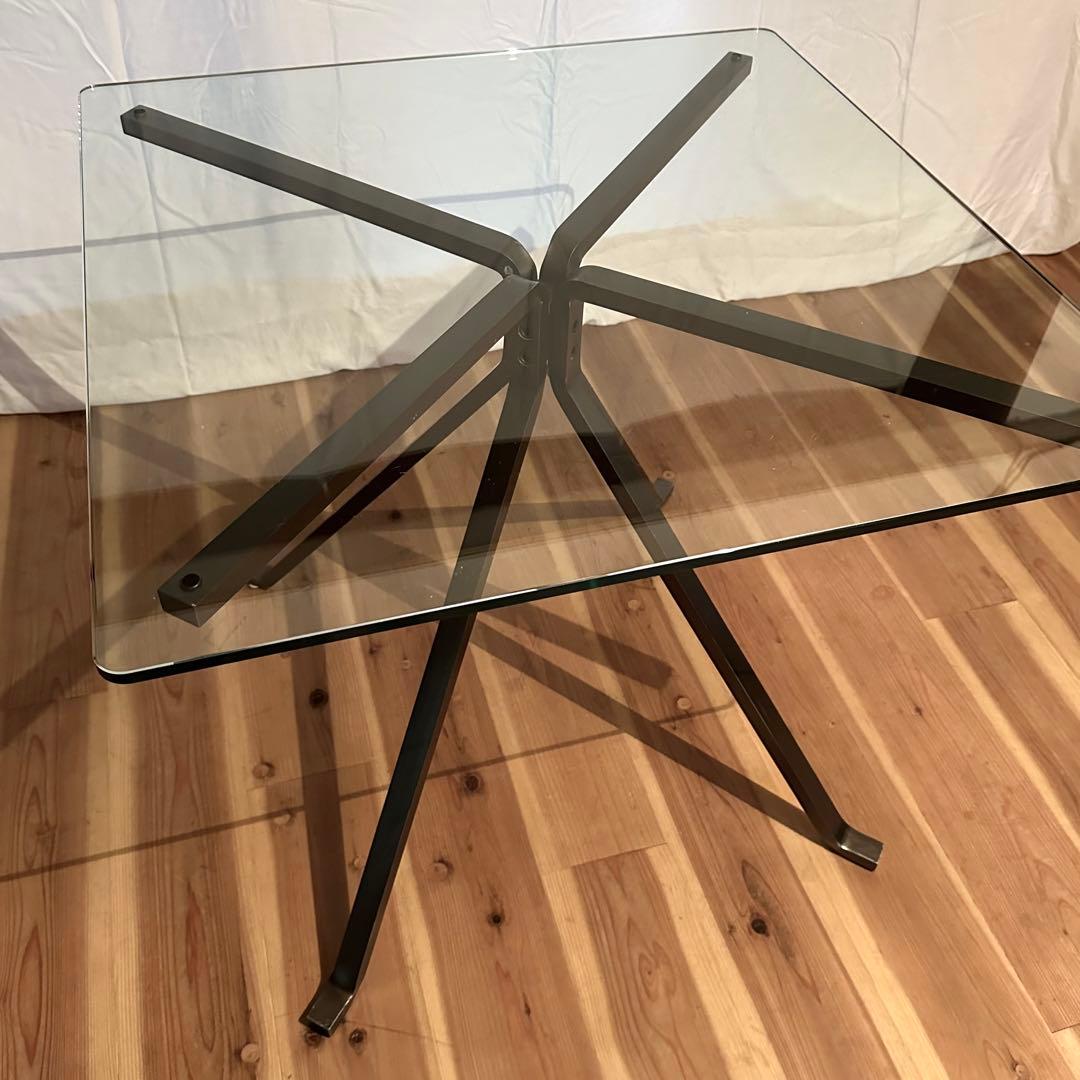 ガラステーブル 「CUGINO」 design by Enzo Mari