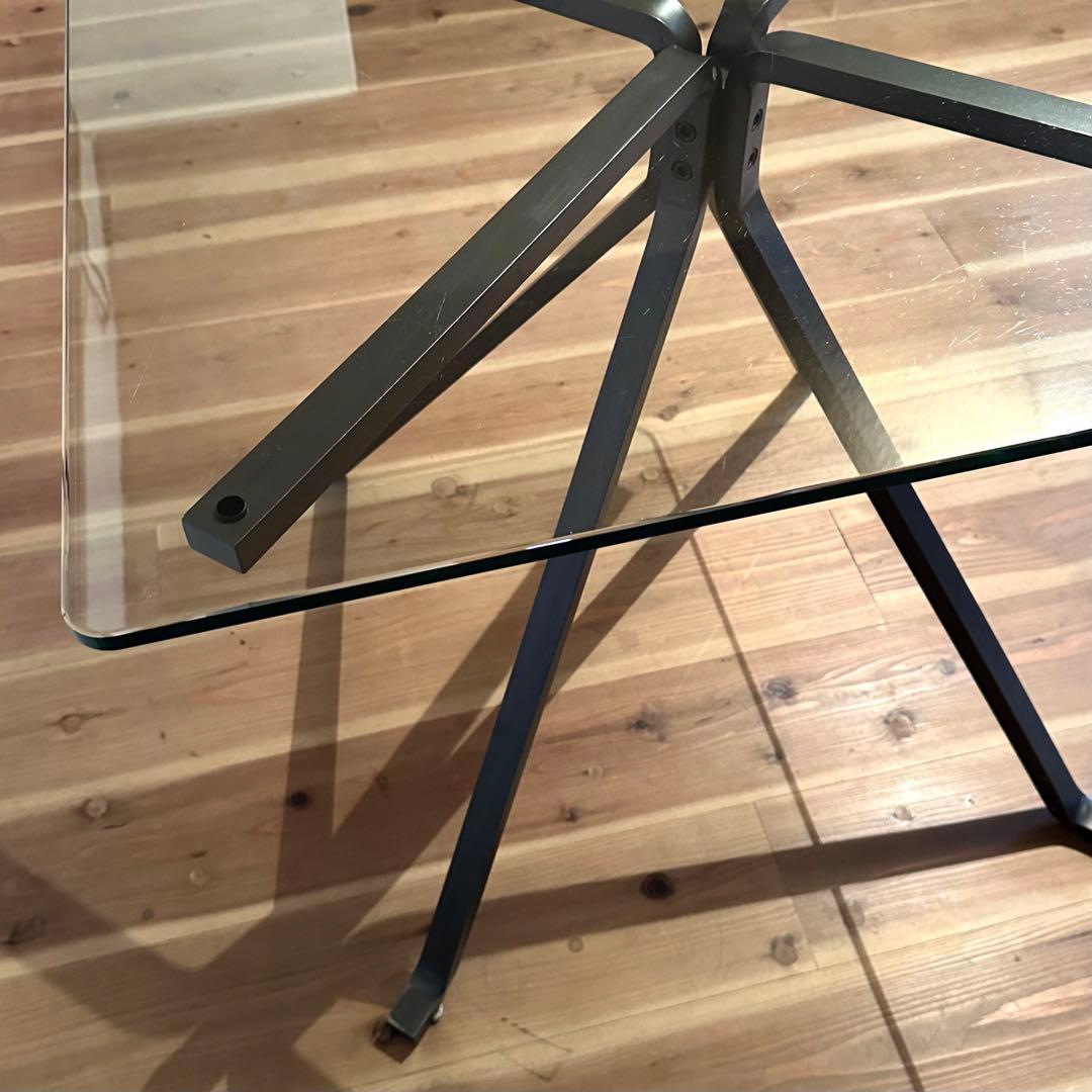 ガラステーブル 「CUGINO」 design by Enzo Mari