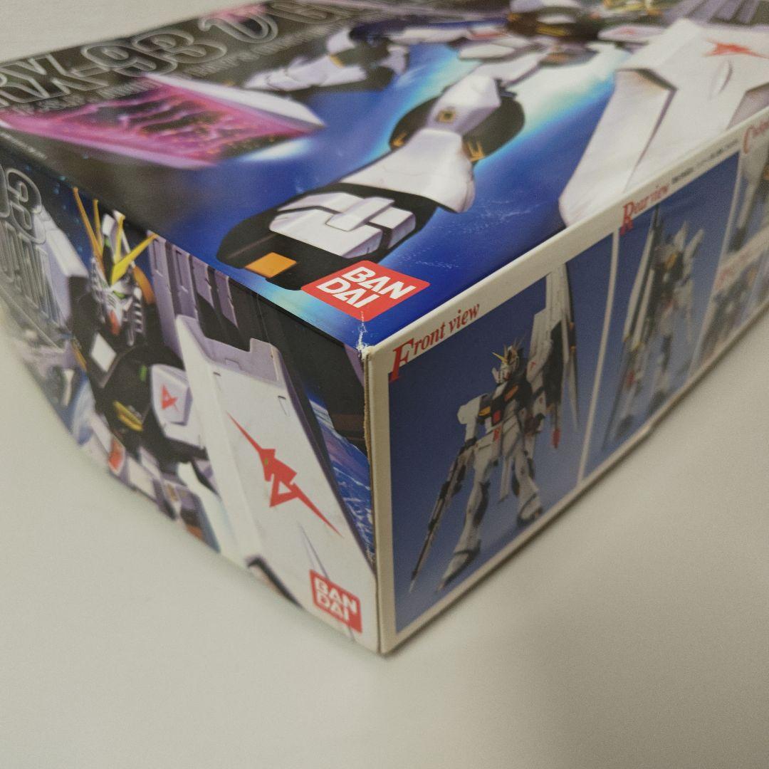 RX-93 νガンダム MG 1/100 プラモデル