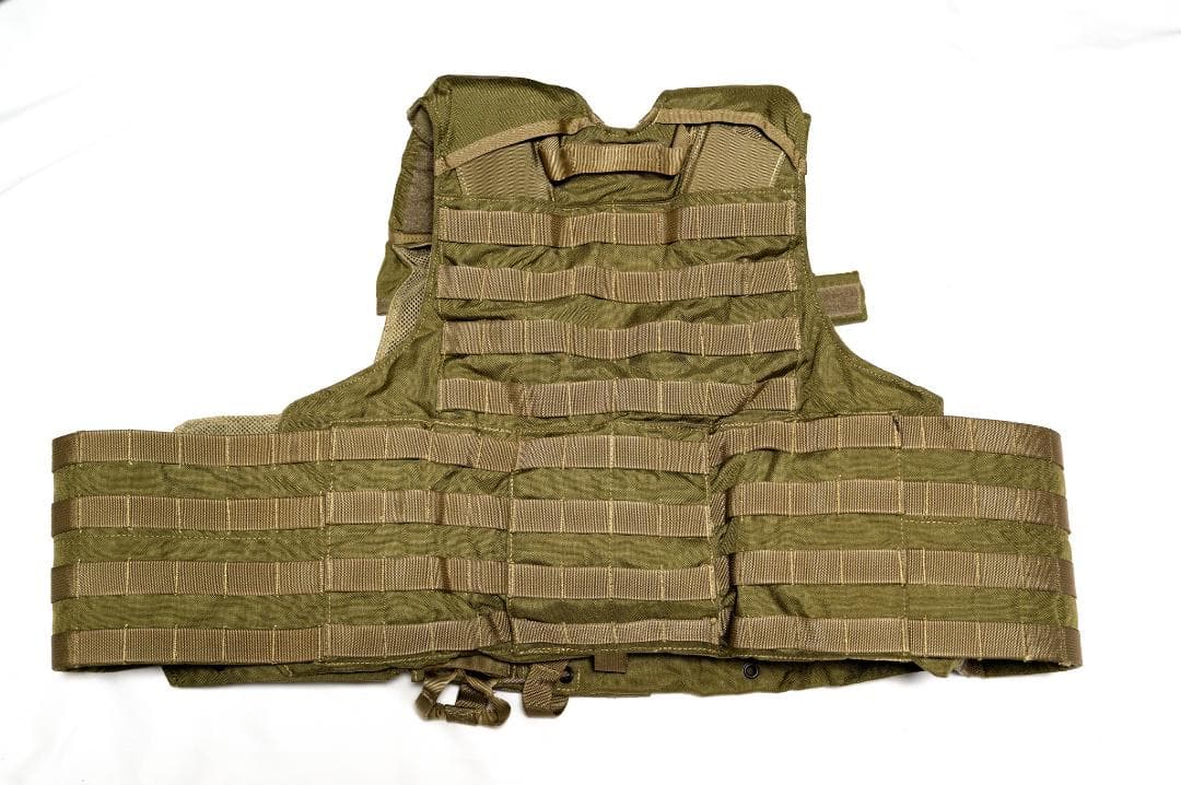 FLYYE製 CIRAS LAND ボディアーマー プレートキャリア カーキ