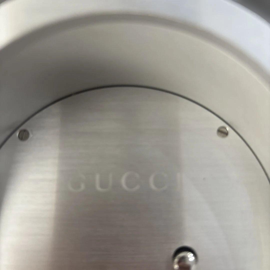 GUCCI ラウンド型置時計 210ブラック/シルバー　ジャンク品