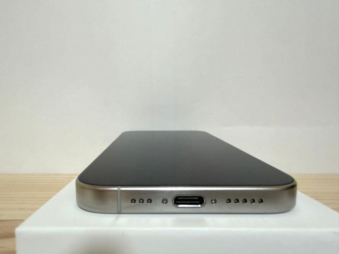 Apple iPhone 15Pro ホワイトチタニウム 128GB おまけ付き