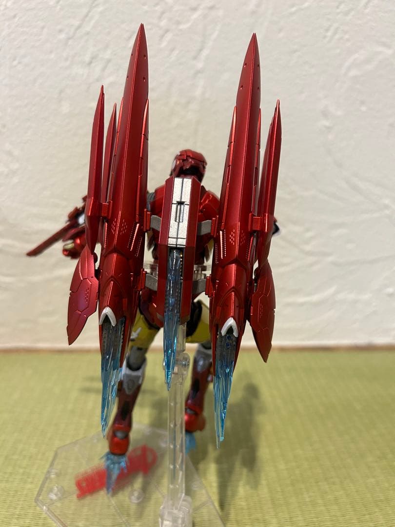 アイアンマン (テック オン アベンジャーズ) & ロゴディスプレイ 付き