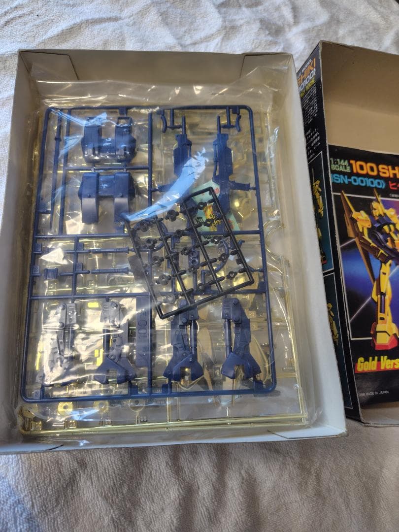 1/144 MSN-00100 百式 ゴールドバージョン プラモデル　接着剤使用