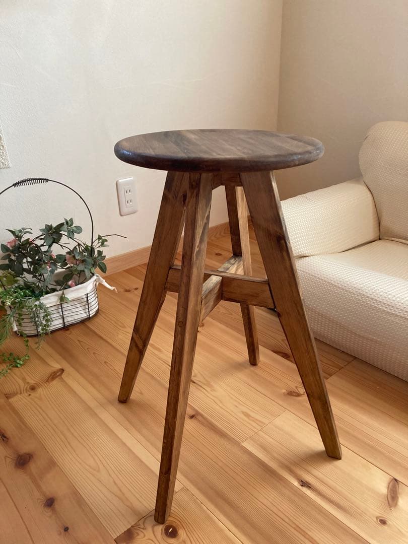 場所を取らないサイドテーブル