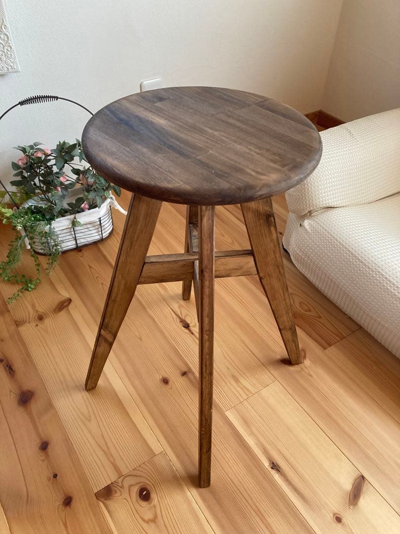 場所を取らないサイドテーブル