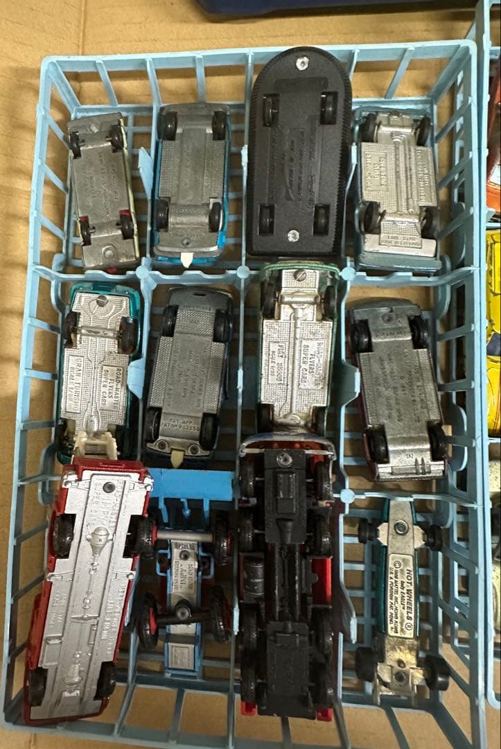 希少 MATCHBOX . HOTWHEELS 他 ミニカー 49台 ケース付