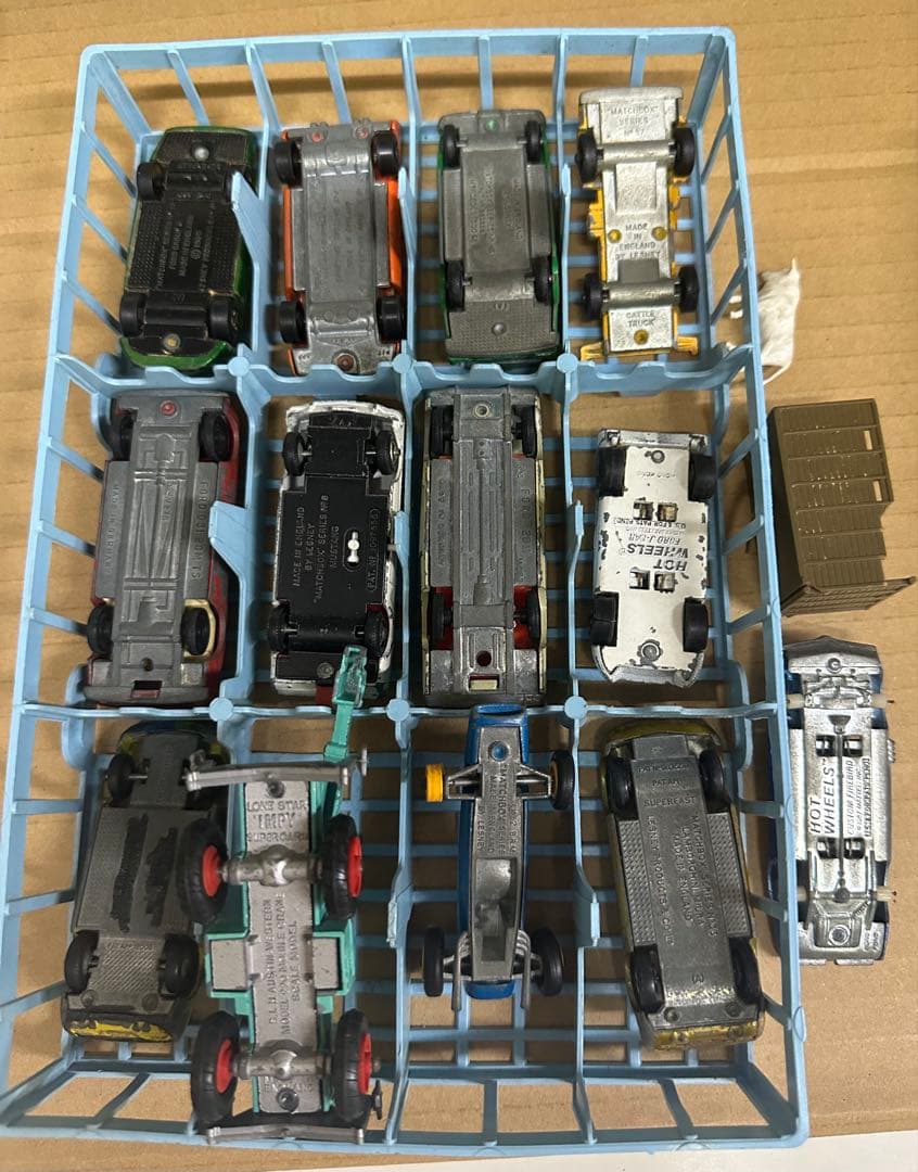 希少 MATCHBOX . HOTWHEELS 他 ミニカー 49台 ケース付