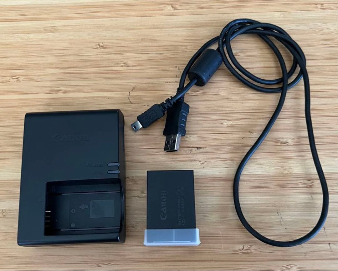 EOS 8000D　EF-S18-135 IS STM レンズキット