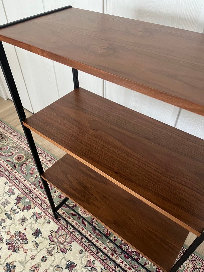 木製と金属の3段オープンシェルフ