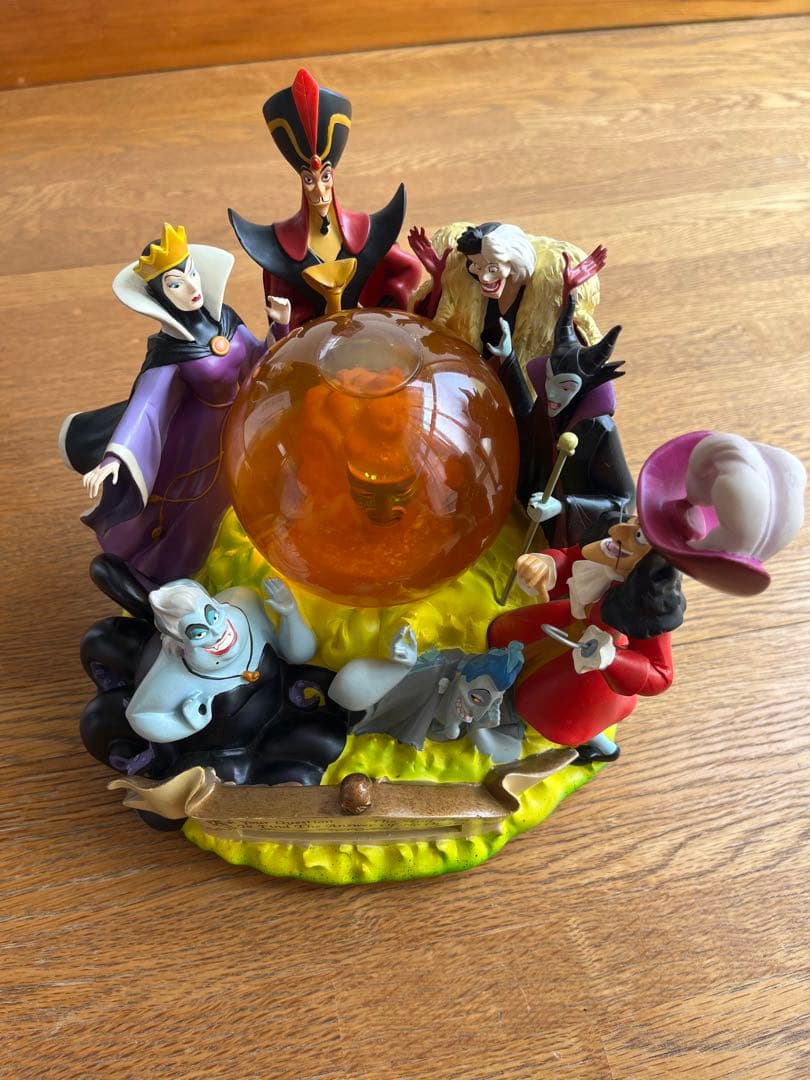 ディズニー ヴィランズのスノードーム