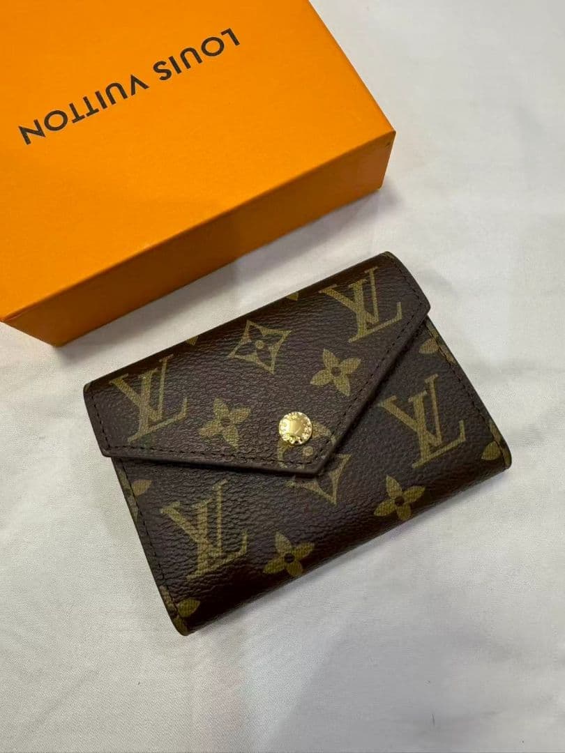 【付属品完備】極美品 三つ折り財布