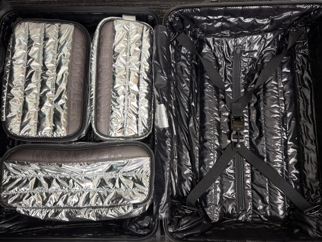 RIMOWA×MONCLER 限定発売キャリーケース 機内持ち込み可能