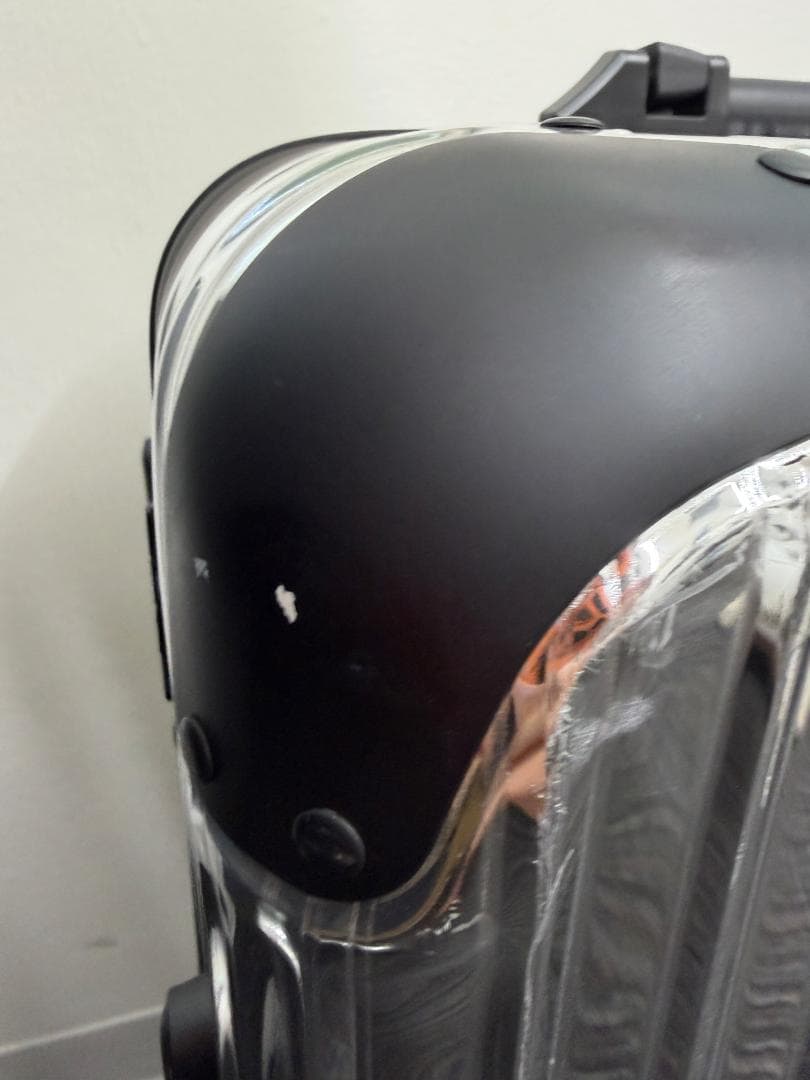 RIMOWA×MONCLER 限定発売キャリーケース 機内持ち込み可能