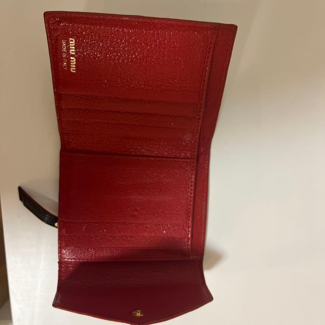【値下げ】MIU MIU 三つ折り財布 黒　レター