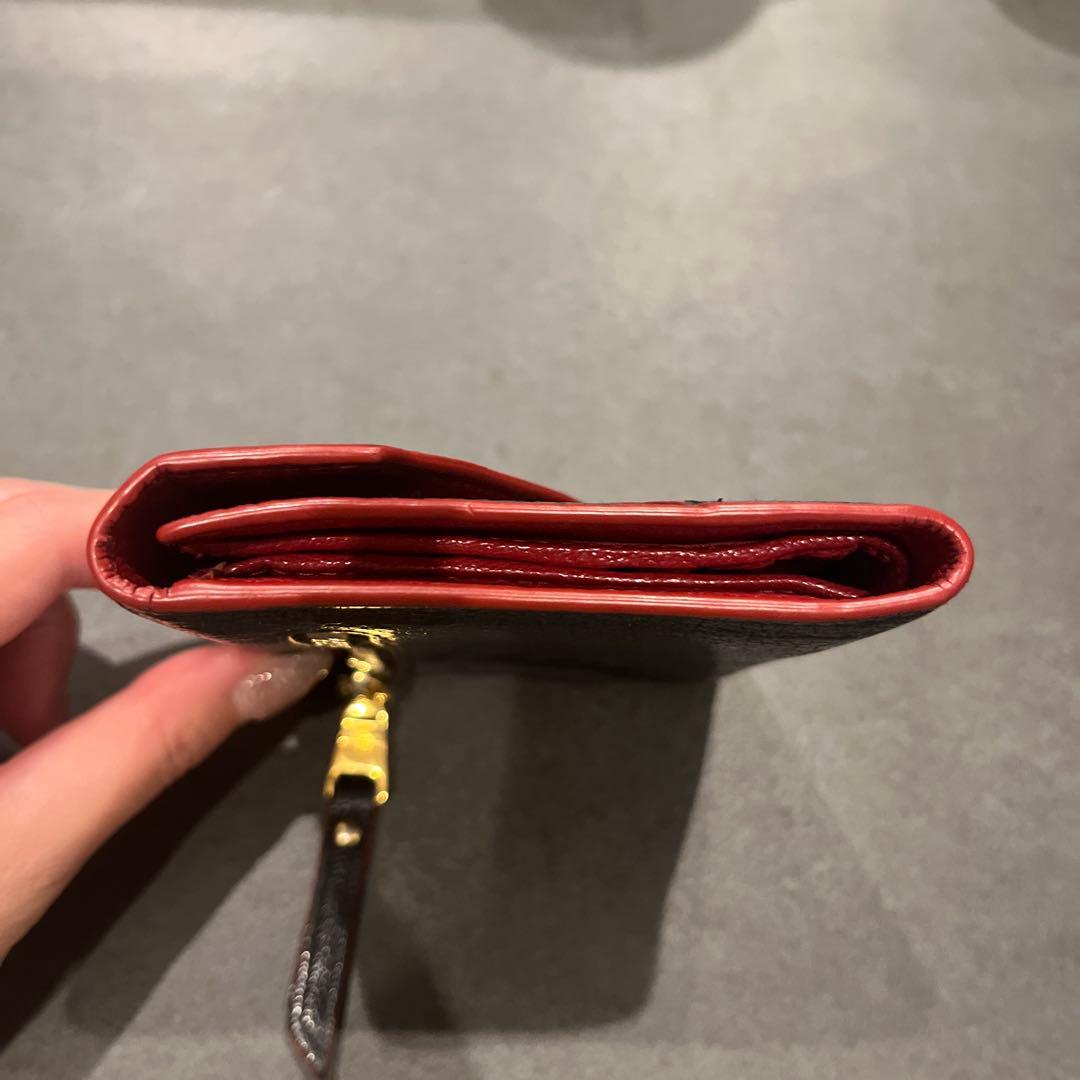 【値下げ】MIU MIU 三つ折り財布 黒　レター