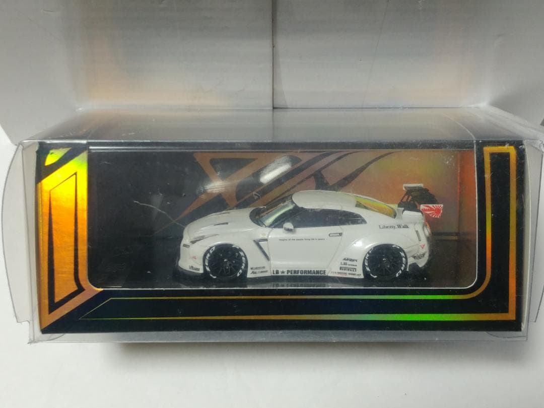 404 YMモデル 1/64 日産 GT-R R35 LBWK ホワイト