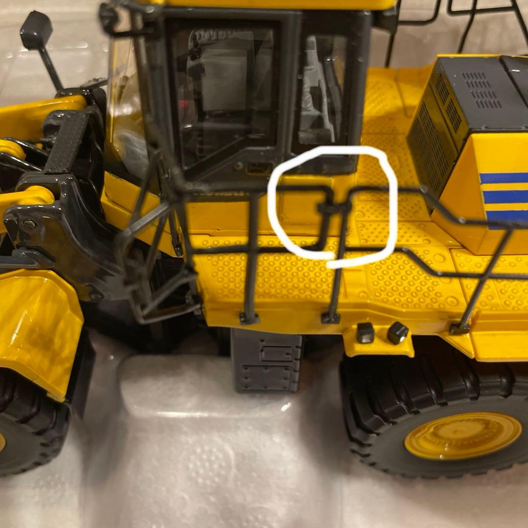 重機　コマツ建機ミニチュア　１/５０スケールホイールローダ　WA６００-８