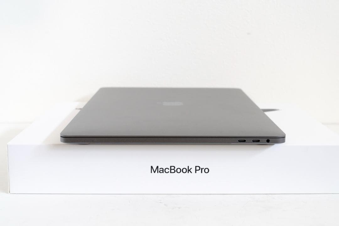 MacBook本体 MacBook Pro 15in 2017 core i7 16GB 1TB