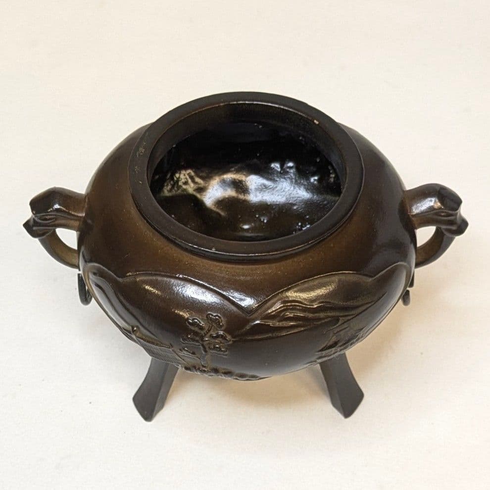 【フォロー割・新品】 香炉 高岡銅器 桐箱付 三足香炉 茶道具 獅子彫刻付き