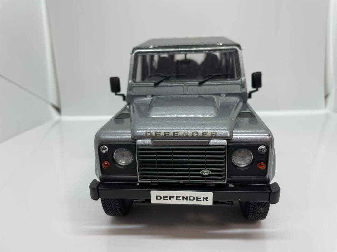 305-034 1/18 ランドローバー ディフェンダー 110