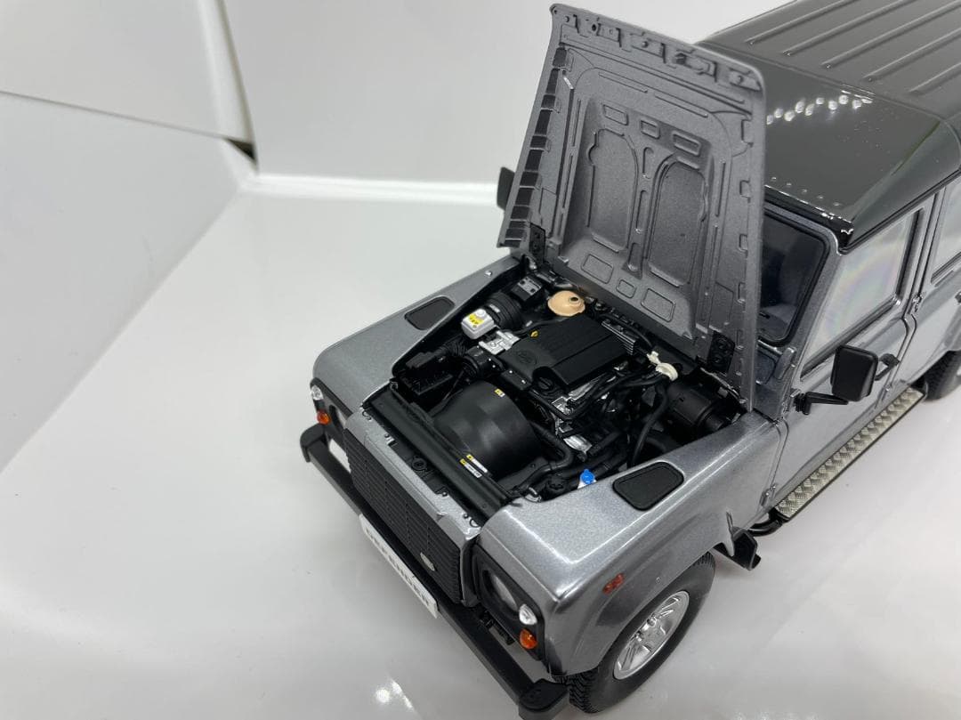 305-034 1/18 ランドローバー ディフェンダー 110