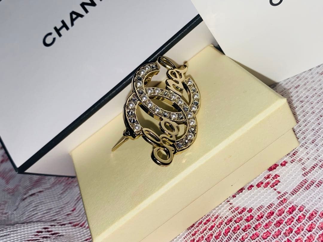 コ*G様 CHANEL ブローチ