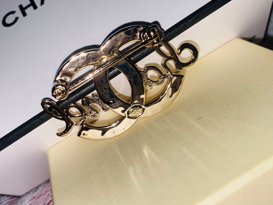 コ*G様 CHANEL ブローチ