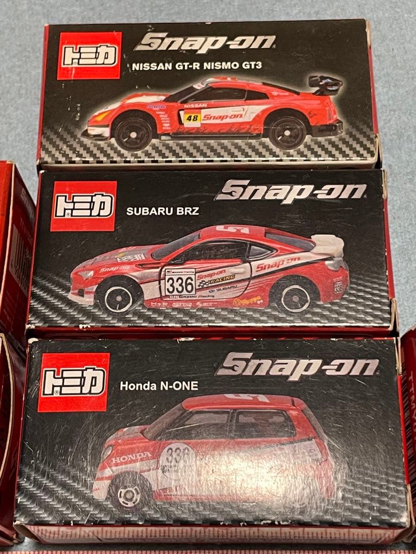 スナップオン　86 NONE バス　バン　GTR 三菱　タカラトミー　ミニカー