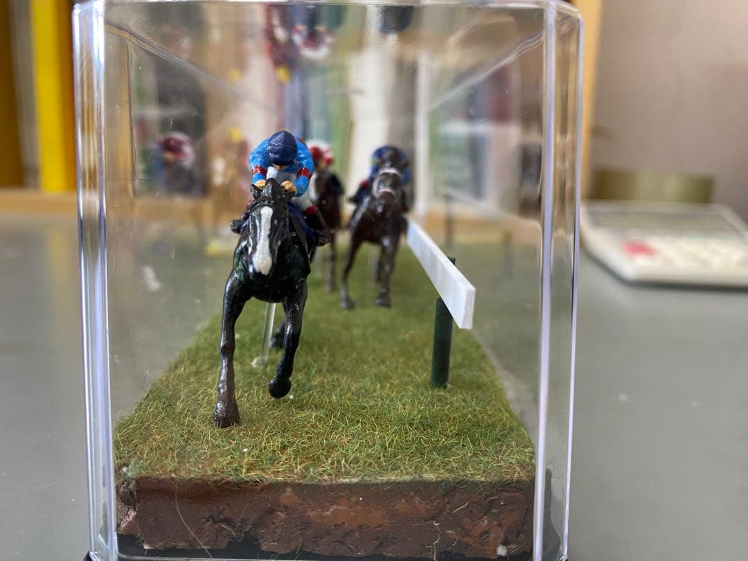 期間限定価格　競馬フィギュア　天皇賞・秋　イクイノックス　（ジオラマ）