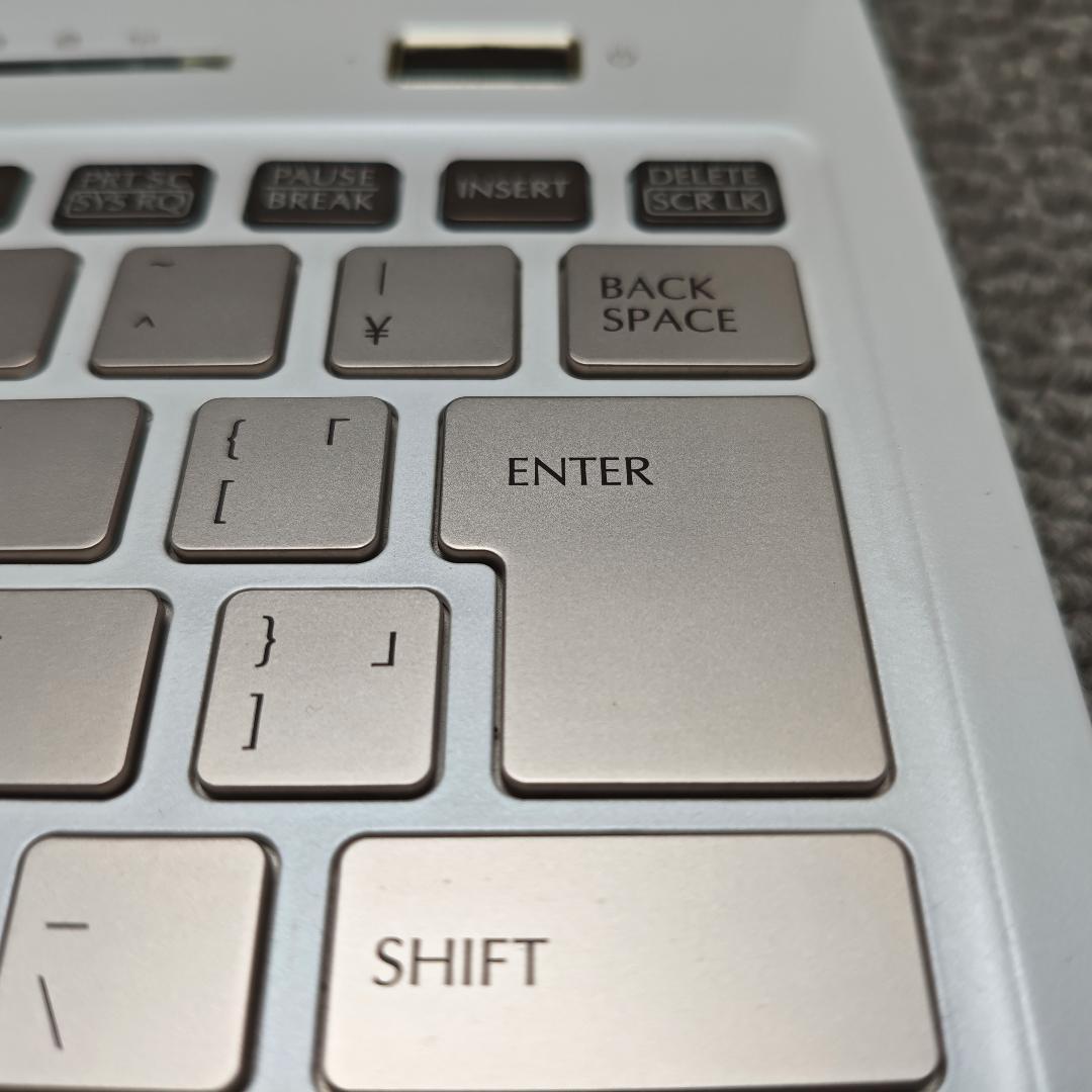 大人カワイイWindows11✨SSDフルHDタッチパネル 富士通ノートパソコン