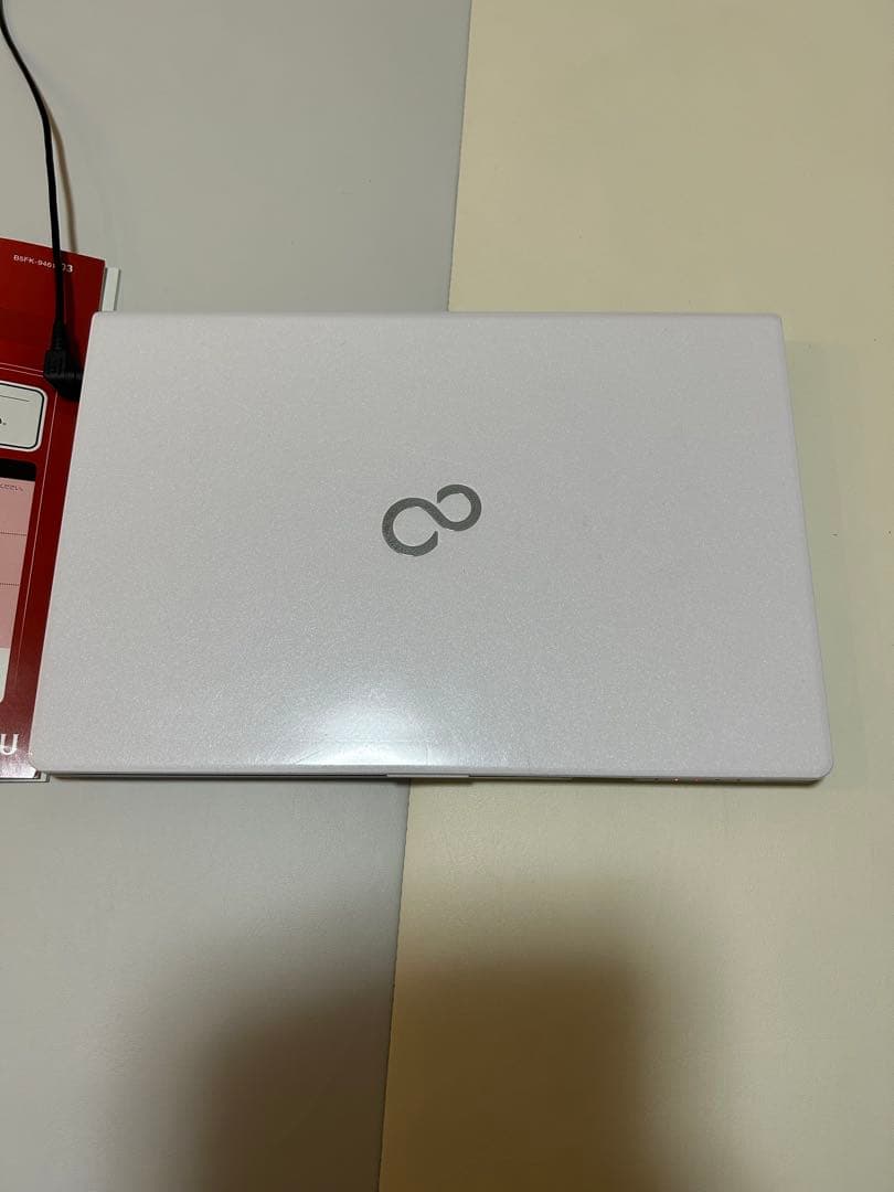 Fujitsu LIFEBOOK SH75/B3 ノートPC 本体