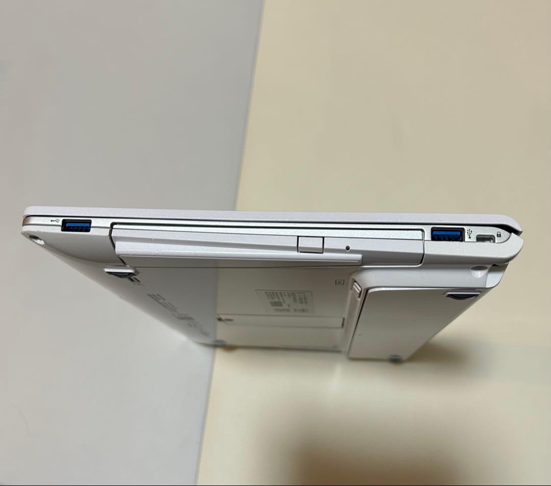 Fujitsu LIFEBOOK SH75/B3 ノートPC 本体