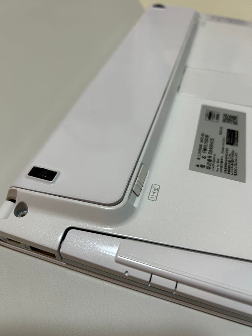 Fujitsu LIFEBOOK SH75/B3 ノートPC 本体